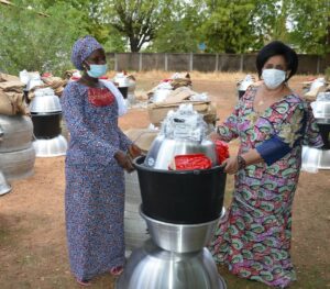 Togo: du matériel de collecte et de transformation du karité pour les sociétés coopératives de la FIKATO