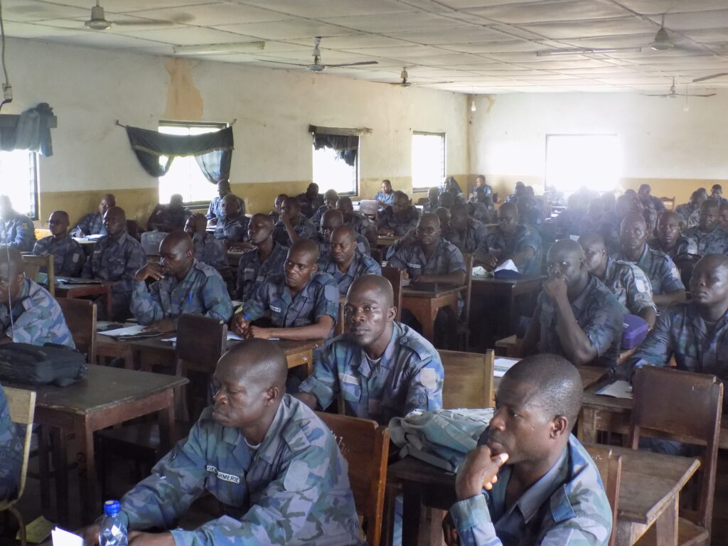 Prévention de la torture : la CNDH forme les élèves stagiaires de la gendarmerie sur la thématique
